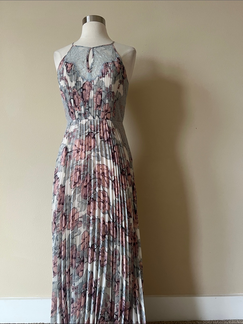 BCBG MAX AZRIA Floral Pleated Halter Maxi Dress in Dusty Rose and Gray